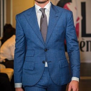 Designer PEAK LAPEL Suit Navy Plaid (34S 36S)